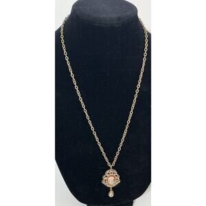 VTG Sarah Coventry Cameo Embossed Lady Gold Tone Filigree Pendant /Necklace